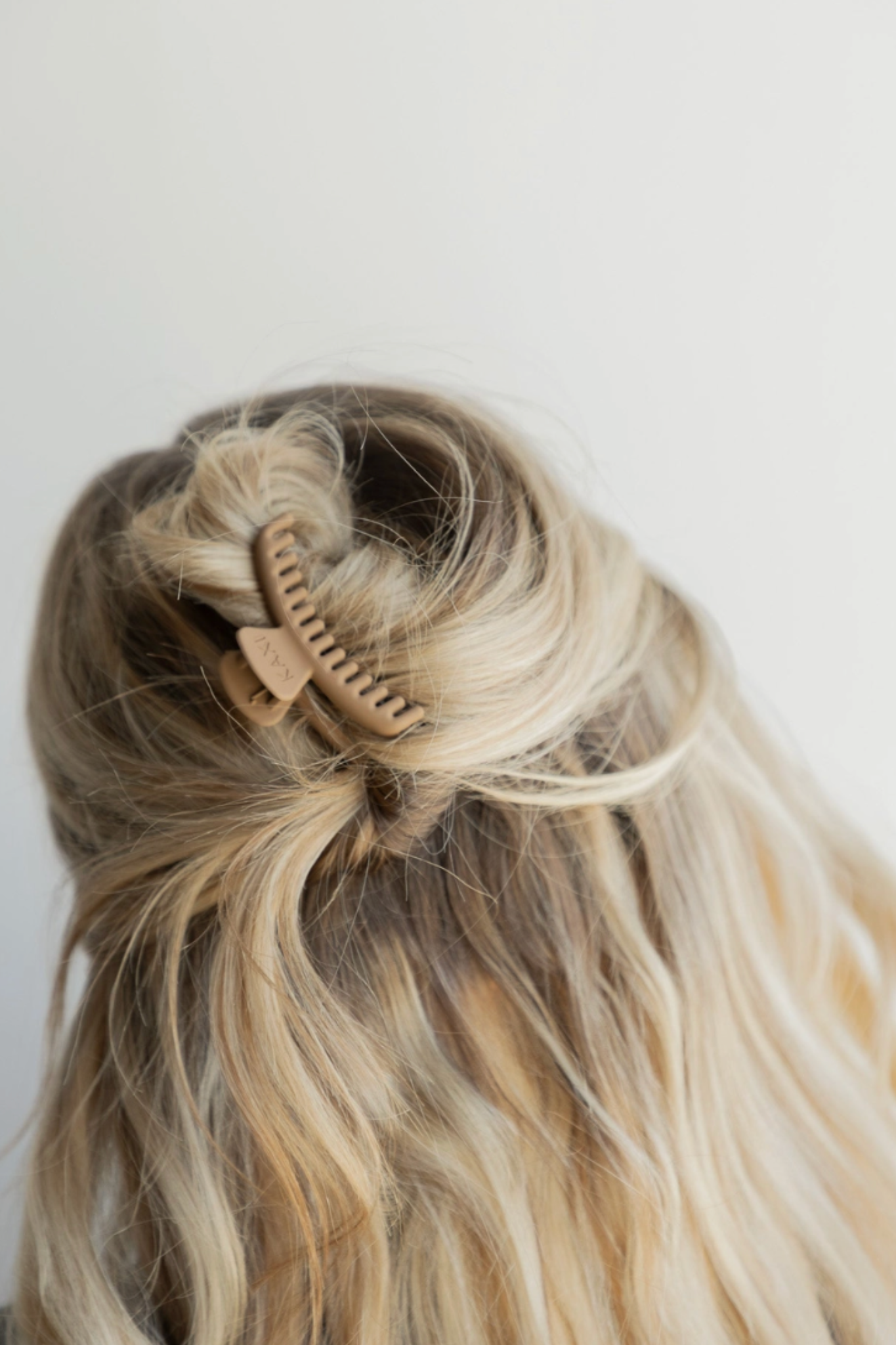 KAXI | Mini Hold Everything Claw | Sweetest Stitch