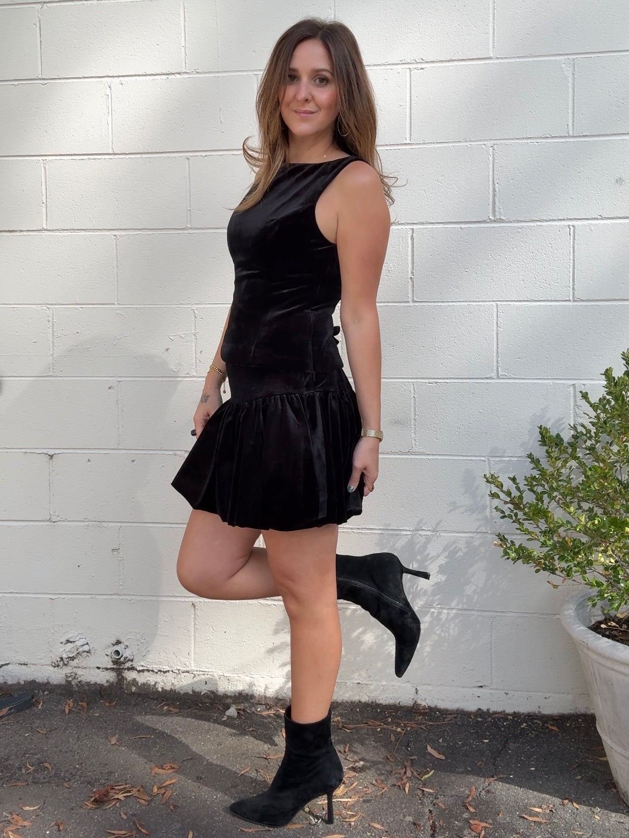 ASTR The Label | Jinnie Velvet Sleeveless Top | Sweetest Stitch