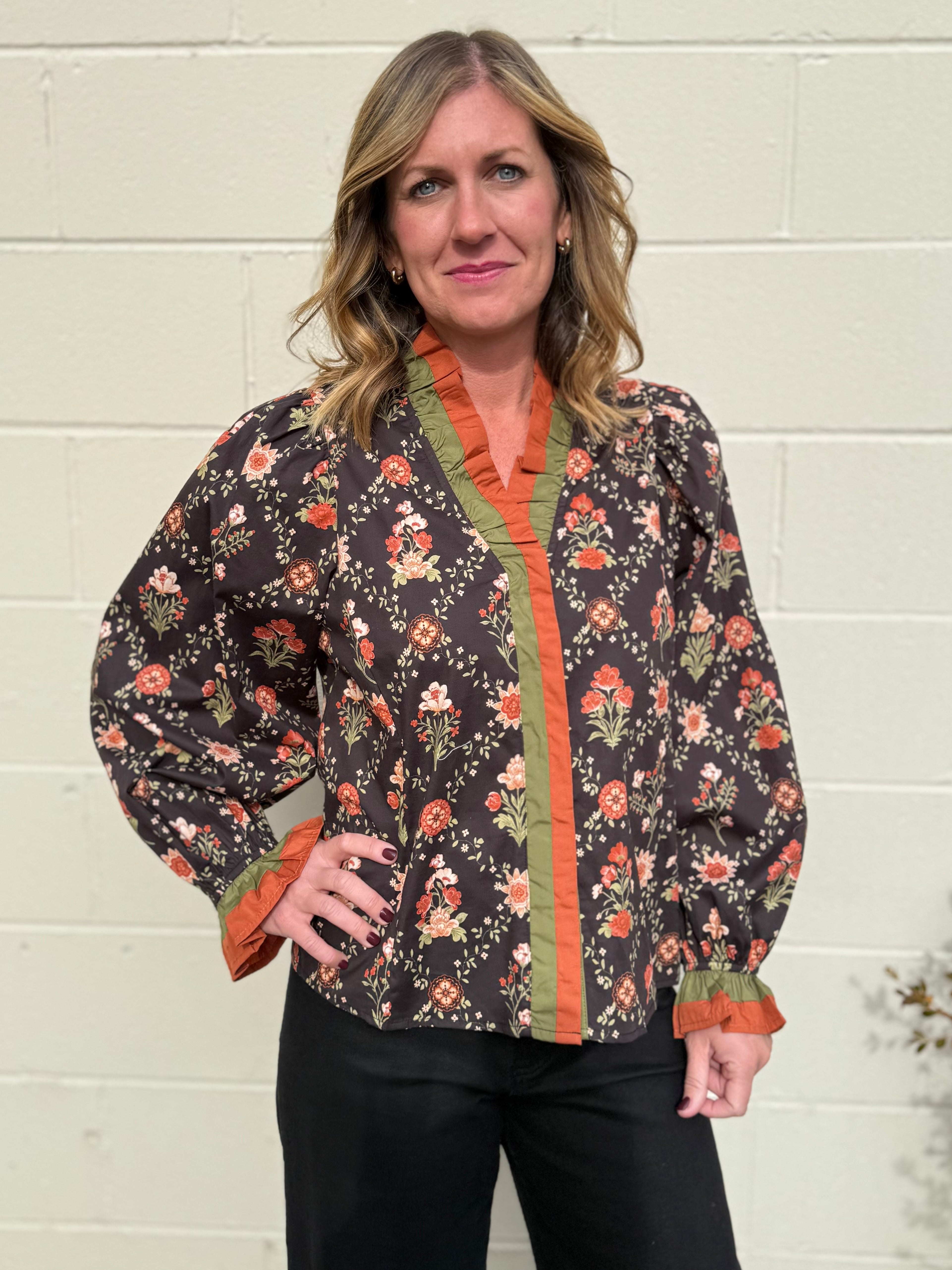 Entro | Kathryn Floral V-Neck Top | Sweetest Stitch Boutique Richmond