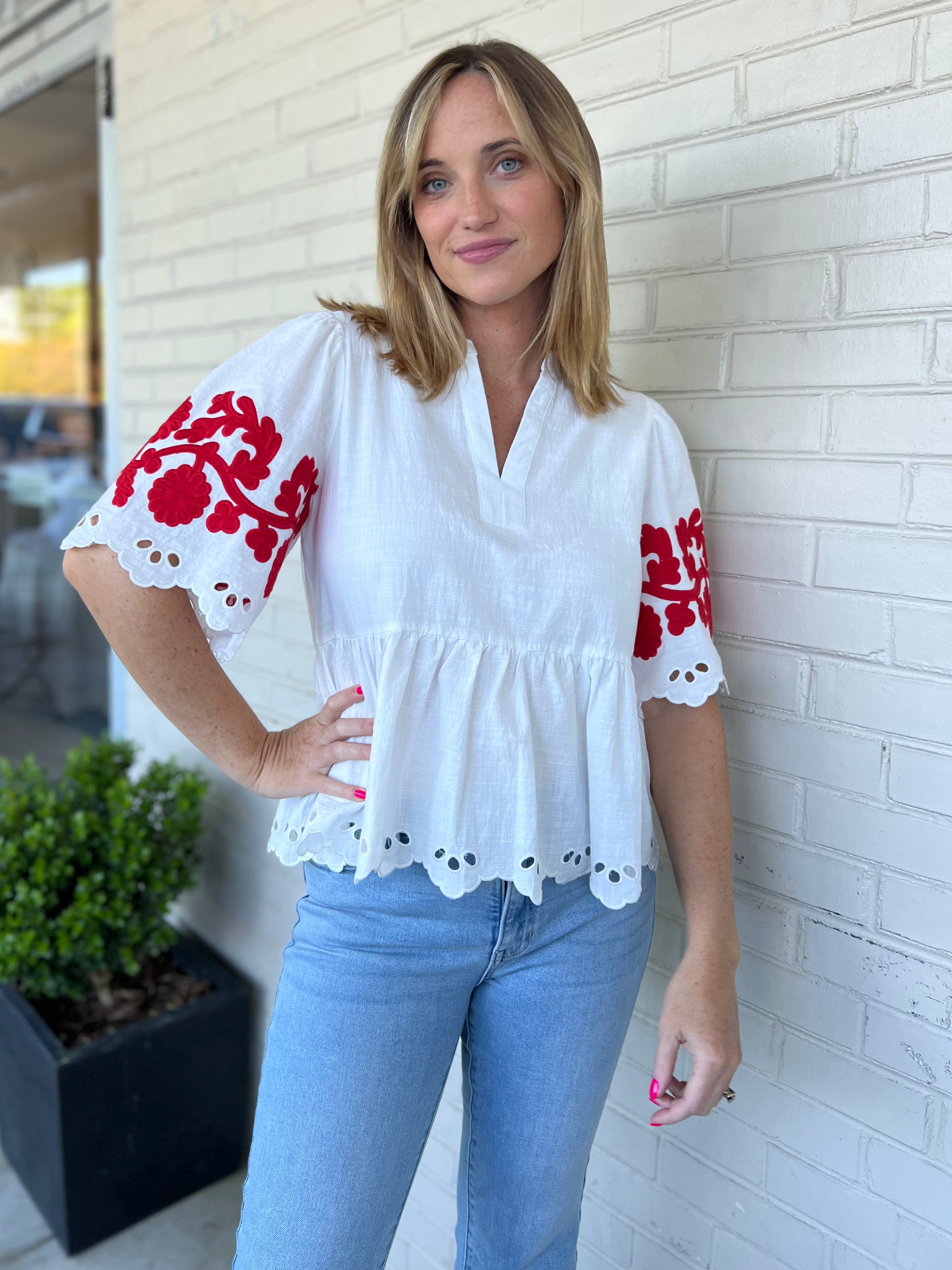 Entro | Floral Embroidered Short Sleeve Top | Sweetest Stitch